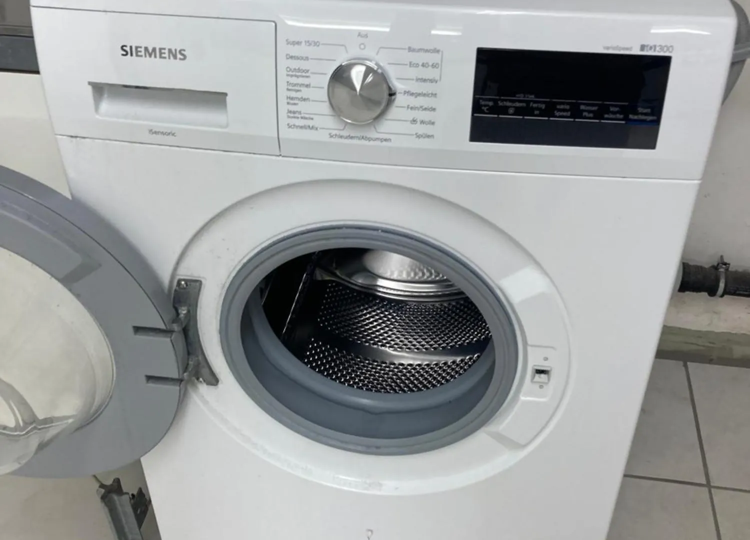 Schoene 1 Zimmer Wohnung Mit Balkon Am Feuersee Stuttgart 0*,  Németország