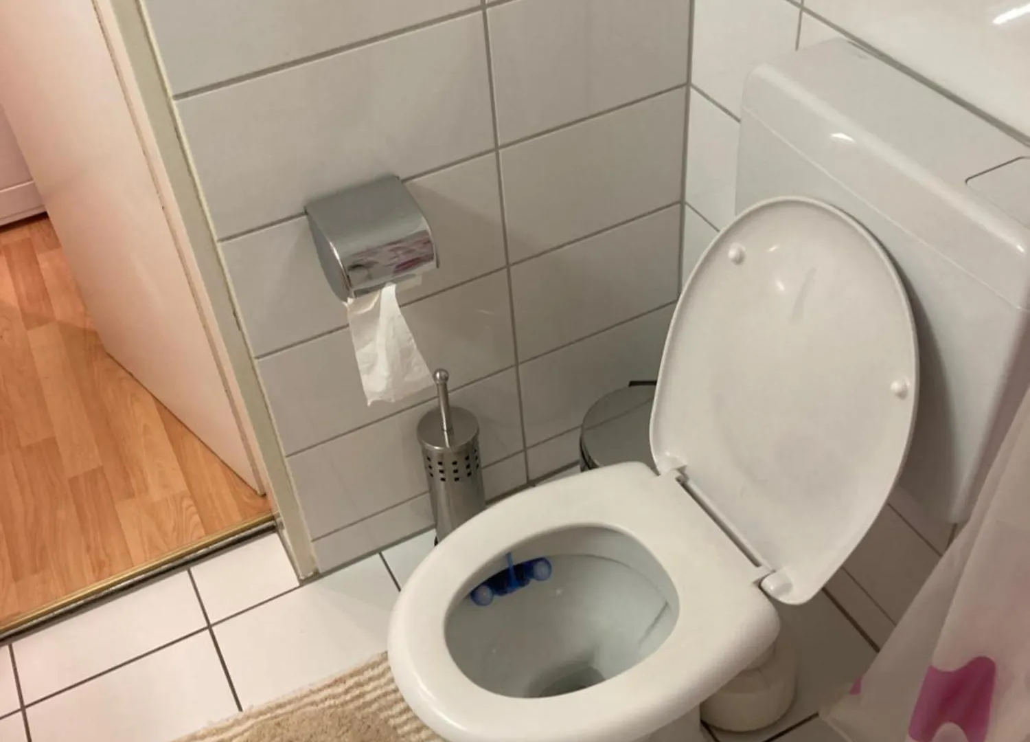 Schoene 1 Zimmer Wohnung Mit Balkon Am Feuersee Stuttgart 0*,  Németország